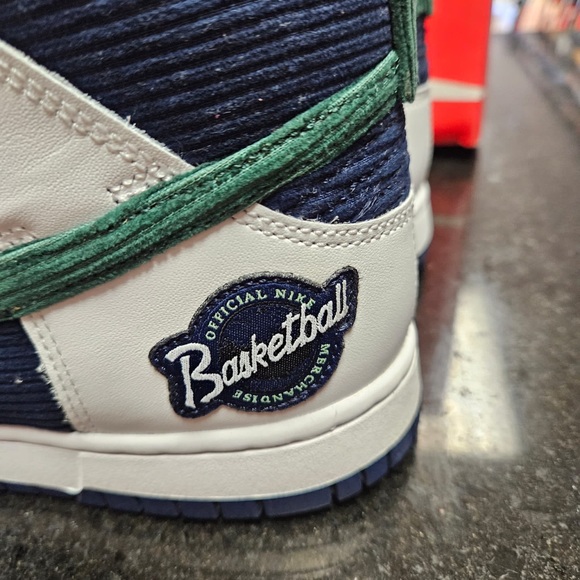 Sz 8.5 high top dunks great condition - Picture 5 of 11